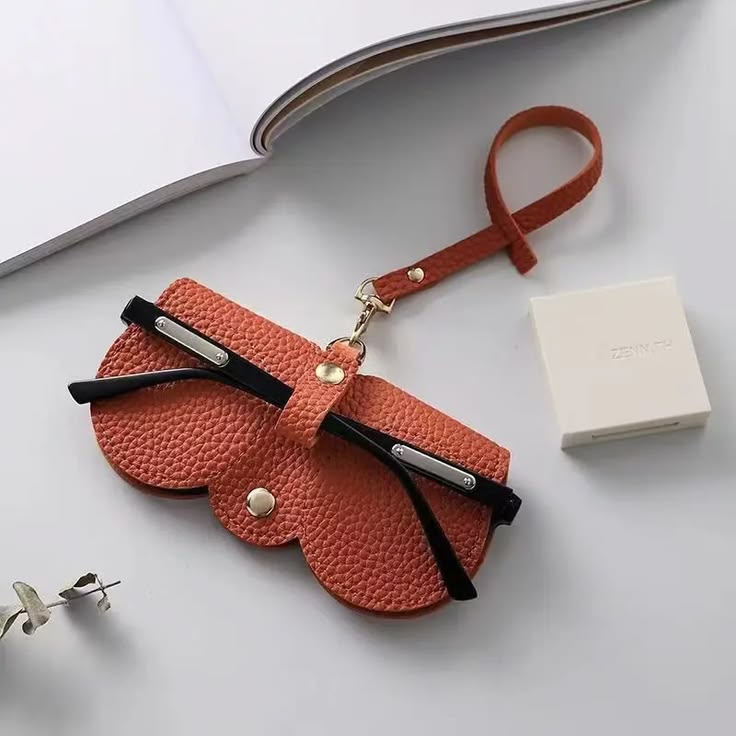 Porte-lunettes حافظة نظارات