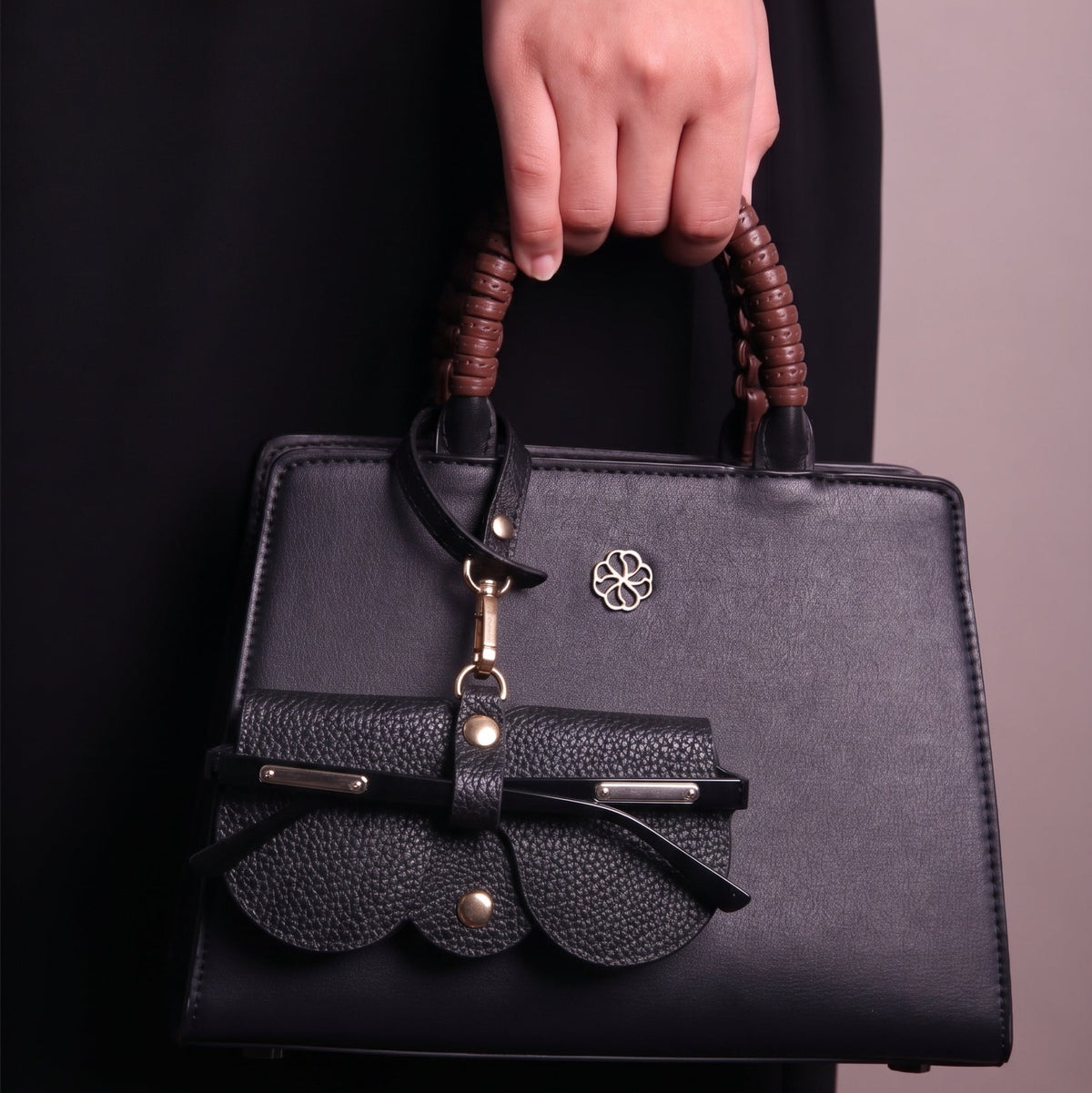 Porte-lunettes حافظة نظارات